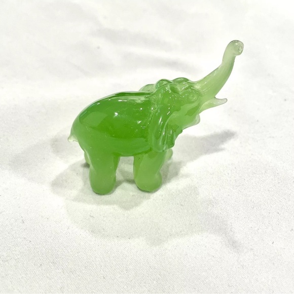 Vintage Green Jade Elephant Figurine - Picture 1 of 4